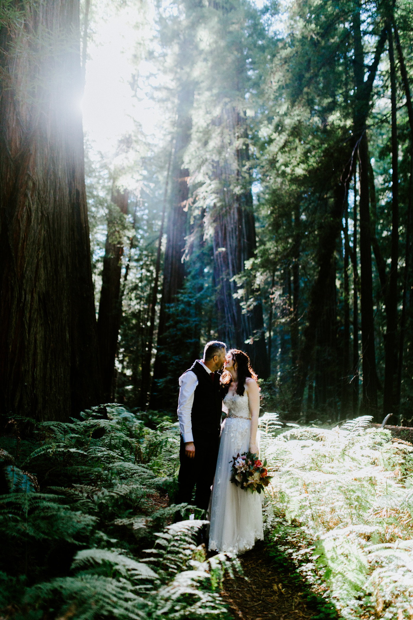 Hannah and Tim kiss.