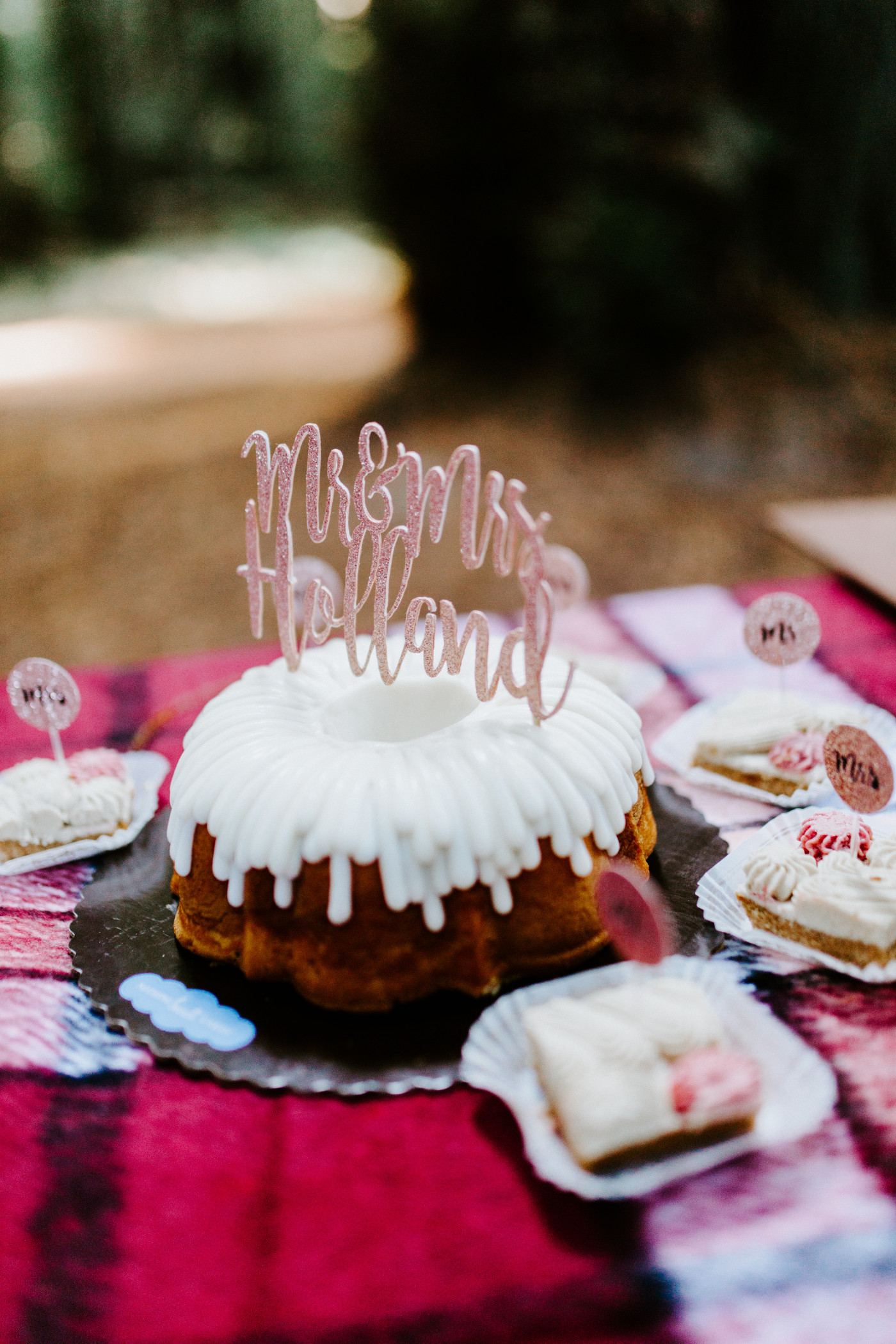 Hannah and Tim's elopement wedding cake.