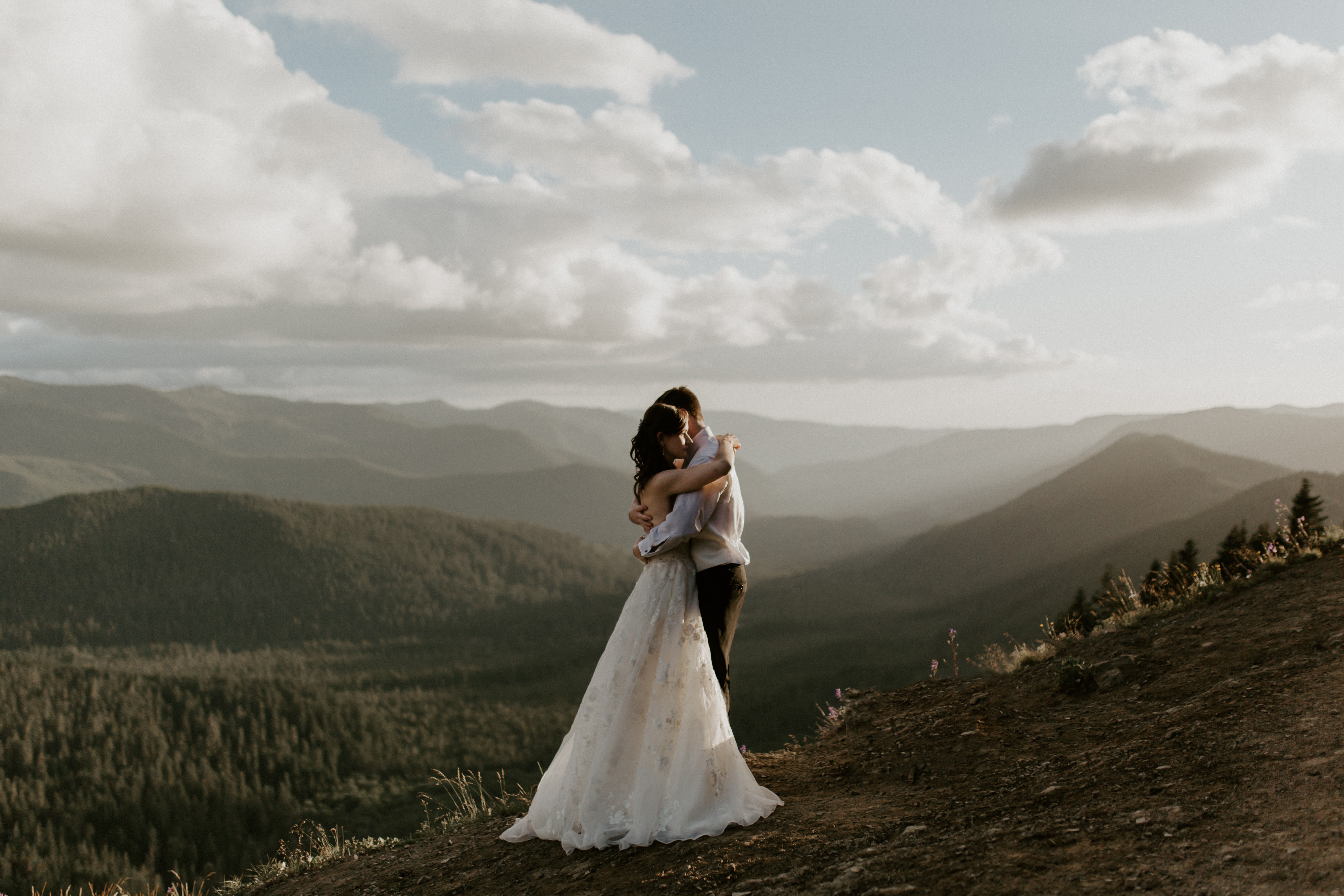 Mount Hood adventure elopement in Oregon.