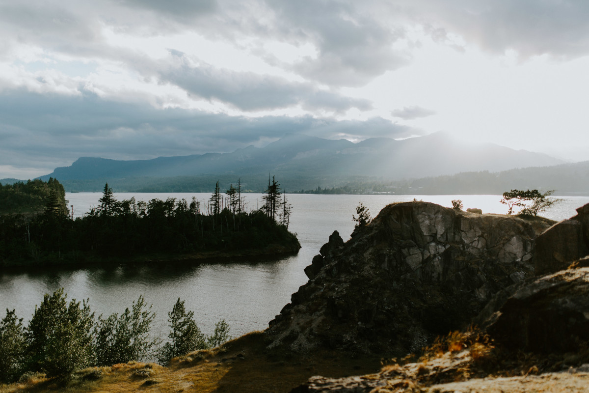 A view of the Columbia River at Cascade Locks at the Columbia Gorge, Oregon. Elopement photography in Portland Oregon by Sienna Plus Josh.