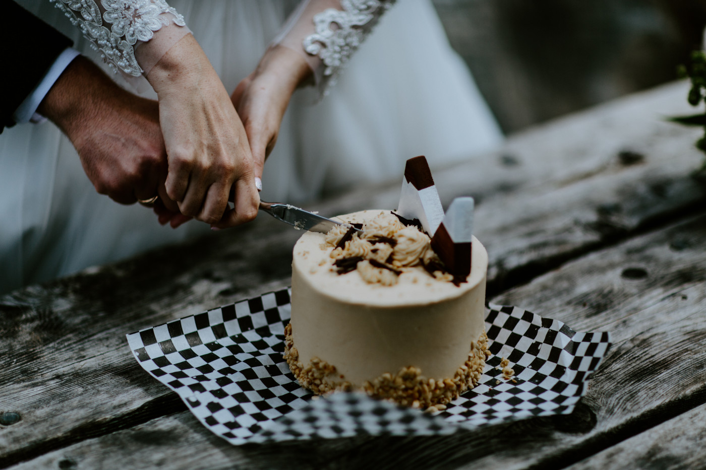 Elizabeth and Alex's wedding cake. Elopement photography at North Cascades National Park by Sienna Plus Josh.