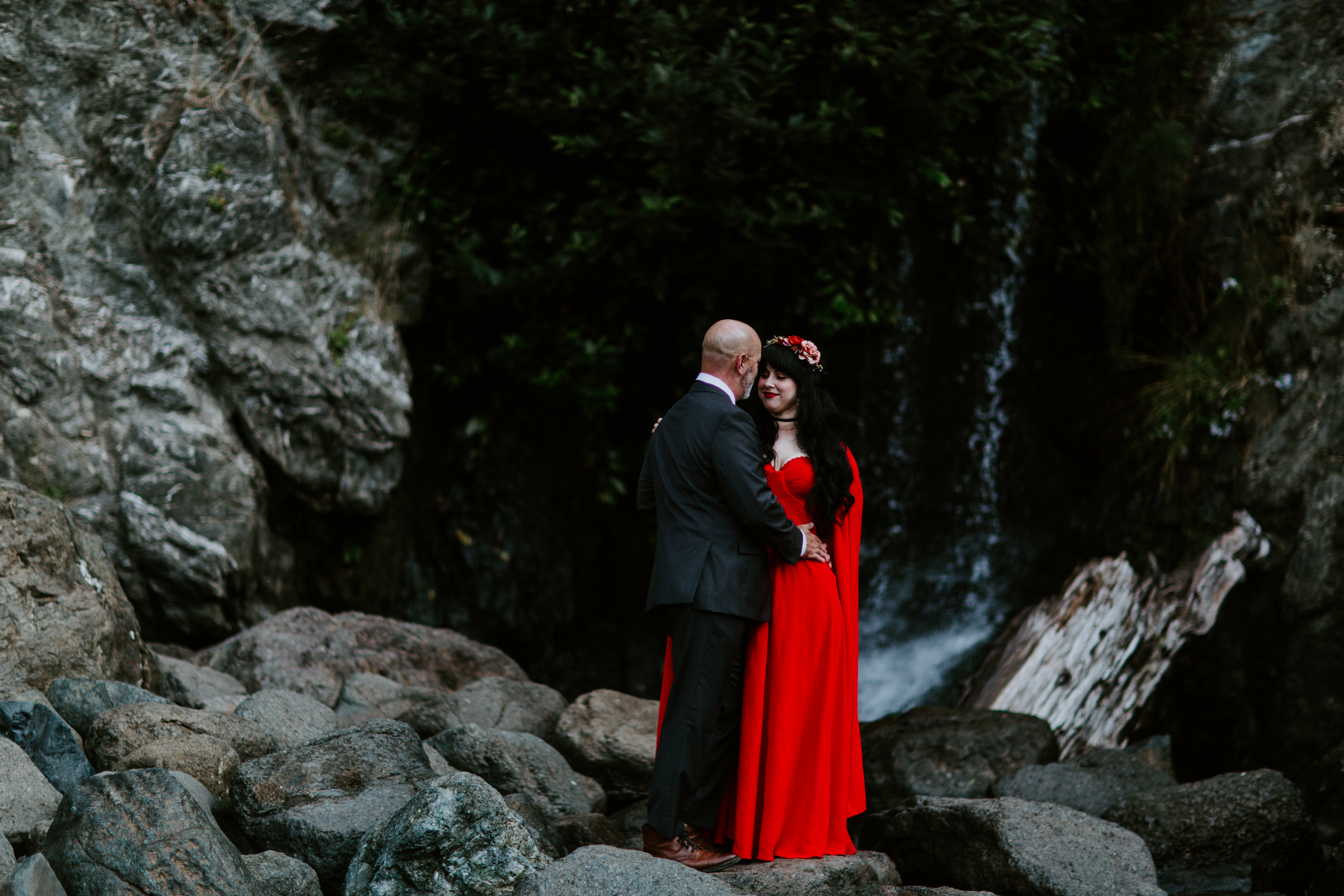 Boyd and Rachael admire each other after their elopement at Samuel H. Boardman, Oregon.