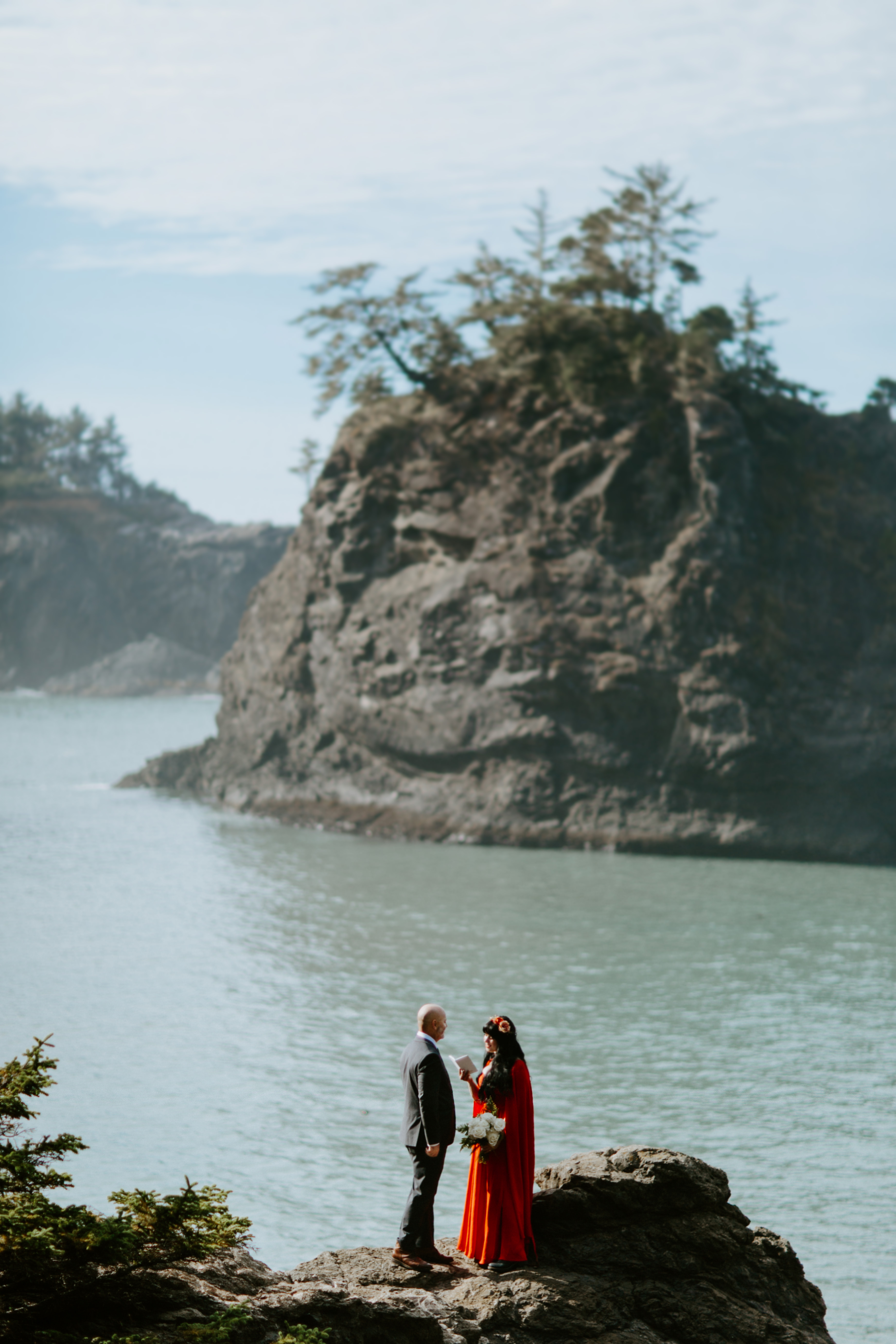Rachael reads her wedding vows to Boyd during their elopement at Samuel H. Boardman, Oregon.