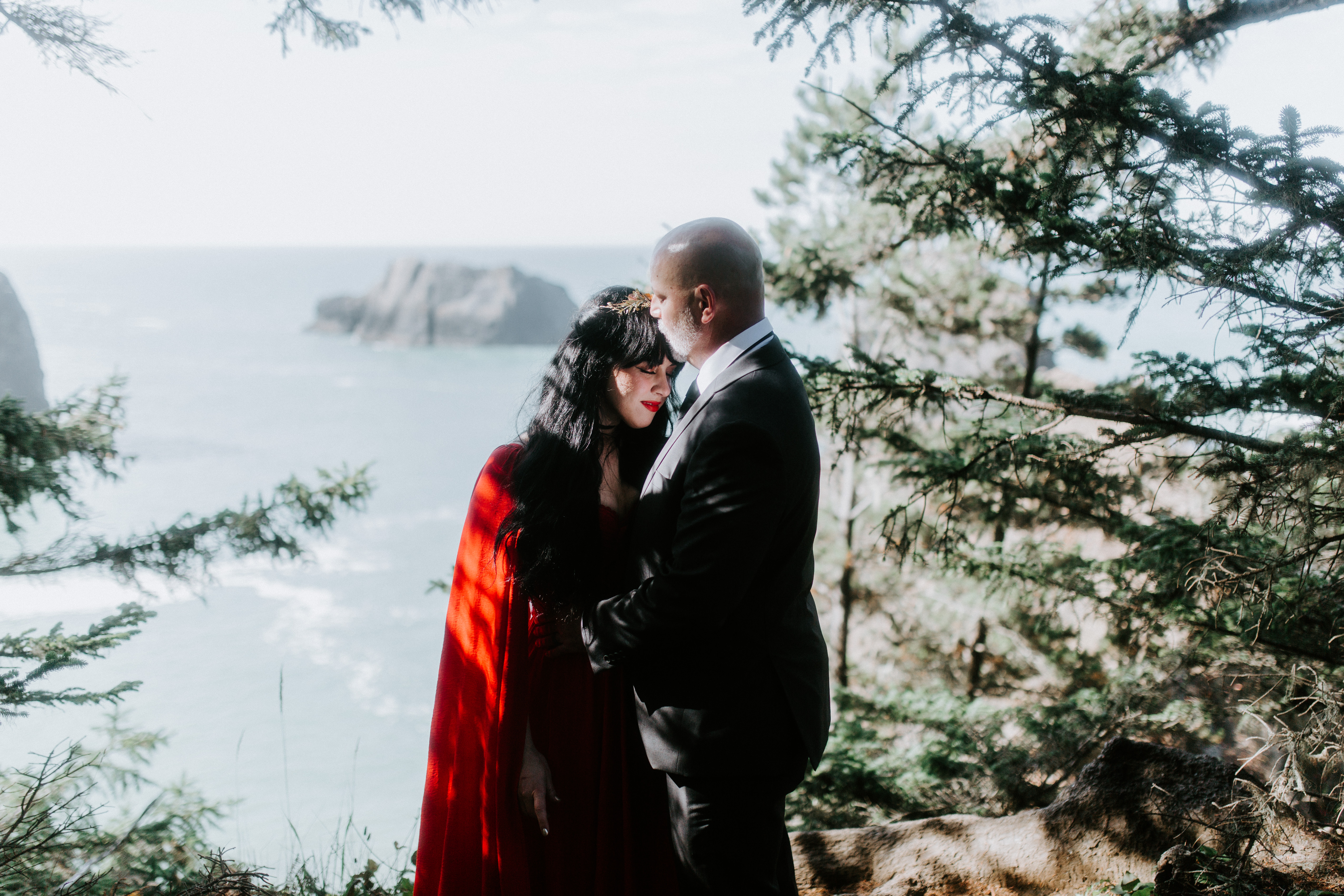 Boyd kisses Rachael on the forehad after their elopement at Samuel H. Boardman, Oregon.