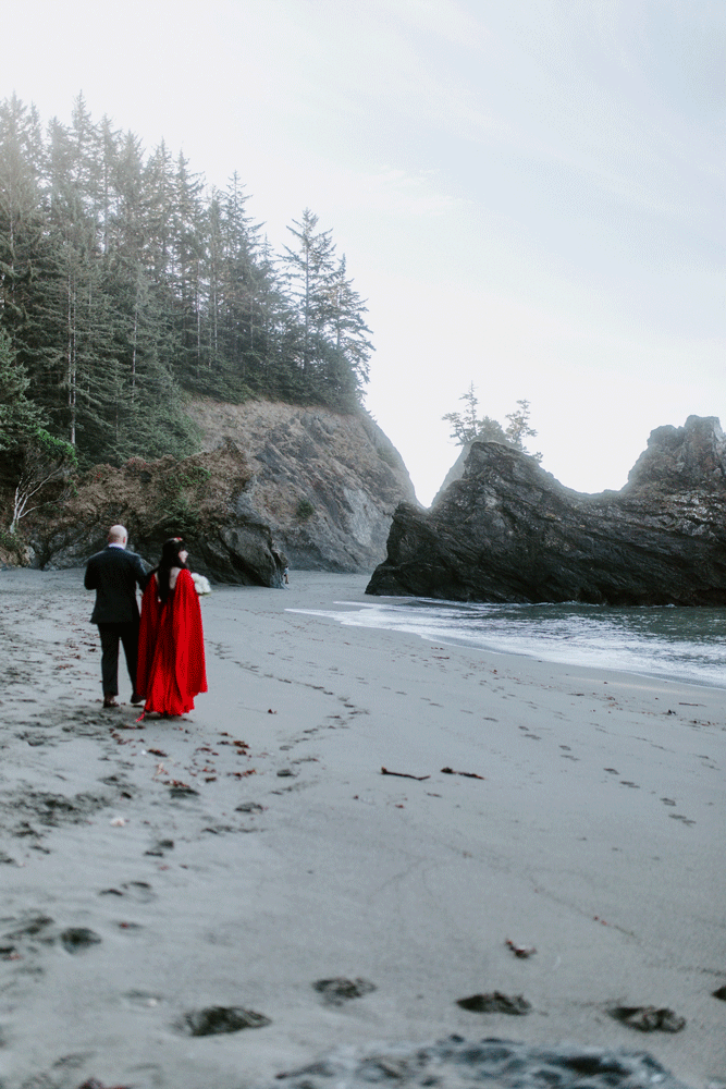 A gif of Rachael and Boyd walk along the beach before their elopement in Samuel H. Boardman in Oregon.