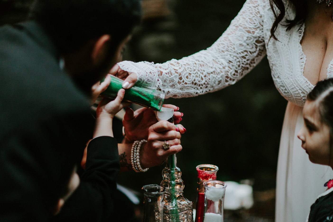 Sarah helps her son pour sand at Skamania House in Washington. Elopement photography in Portland Oregon by Sienna Plus Josh.