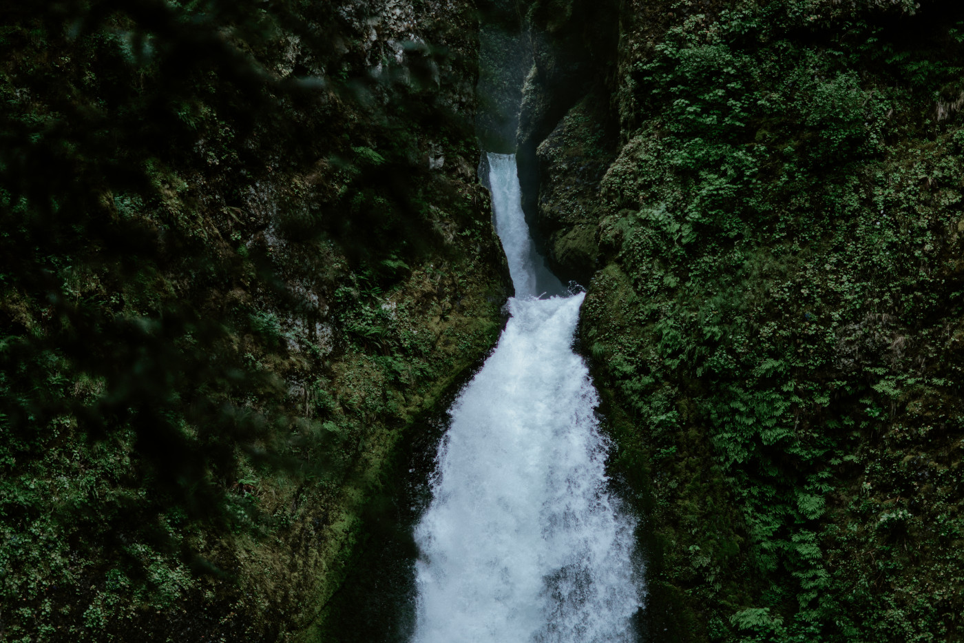 A view of the waterfall at Wahclella Falls.